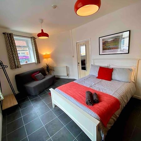 Brickworks - 2 Bedrooms, 15 Mins Walk To The Centre, With Garden คาร์ดิฟฟ์ ภายนอก รูปภาพ
