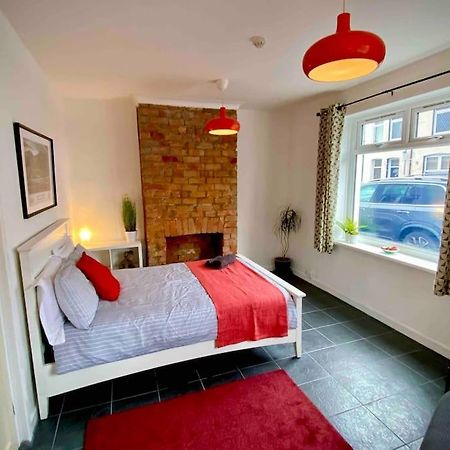 Brickworks - 2 Bedrooms, 15 Mins Walk To The Centre, With Garden คาร์ดิฟฟ์ ภายนอก รูปภาพ
