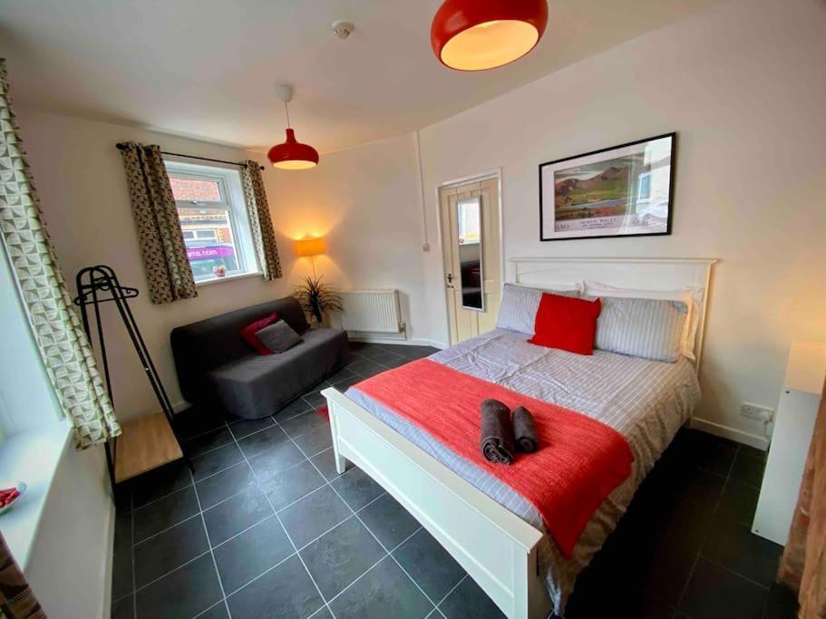 Brickworks - 2 Bedrooms, 15 Mins Walk To The Centre, With Garden คาร์ดิฟฟ์ ภายนอก รูปภาพ