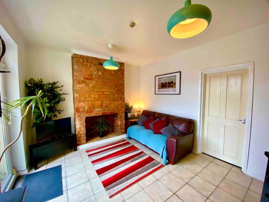 Brickworks - 2 Bedrooms, 15 Mins Walk To The Centre, With Garden คาร์ดิฟฟ์ ภายนอก รูปภาพ