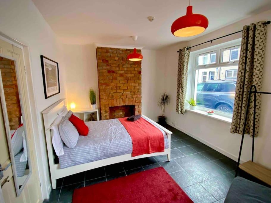 Brickworks - 2 Bedrooms, 15 Mins Walk To The Centre, With Garden คาร์ดิฟฟ์ ภายนอก รูปภาพ