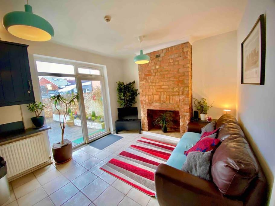 Brickworks - 2 Bedrooms, 15 Mins Walk To The Centre, With Garden คาร์ดิฟฟ์ ภายนอก รูปภาพ